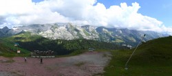 Archived image Webcam Grand Bornand Ski Resort: Top Station Maroly 17:00