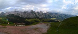 Archived image Webcam Grand Bornand Ski Resort: Top Station Maroly 19:00