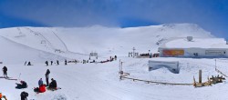 Archived image Webcam Les Deux Alpes (top station chairlift Glacier) 11:00