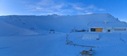 Archived image Webcam Les Deux Alpes (top station chairlift Glacier) 05:00