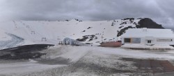 Archived image Webcam Les Deux Alpes (top station chairlift Glacier) 13:00