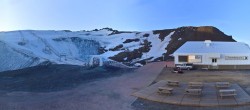 Archived image Webcam Les Deux Alpes (top station chairlift Glacier) 05:00