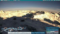 Archiv Foto Webcam Stilfserjoch: Blick vom Trincerone ins Tal 07:00