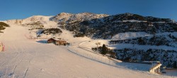 Archiv Foto Webcam Skigebiet Reinswald: Pfnatsch Piste und Restaurant 15:00