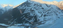 Archived image Webcam in the Pitztaler Gletscher Rifflsee Ski Resort 06:00