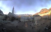 Archiv Foto Webcam Bozen - Panorama Waltherplatz 09:00