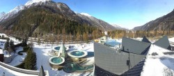 Archived image Webcam View of Aqua Dome, Tyrol 09:00