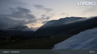 Archived image Webcam Livigno: View Snowfarm 04:00