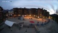 Archiv Foto Webcam Revelstoke Mountain Resort Village 04:00
