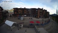 Archiv Foto Webcam Revelstoke Mountain Resort Village 06:00