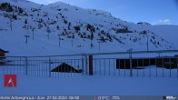 Archived image Webcam Snowcam: Arlberghaus Zürs 06:00