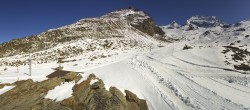 Archived image Webcam Saas-Grund Hohsaas Kreuzboden Gondola Mid-Station 09:00