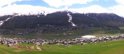 Archiv Foto Webcam Livigno: Skiort und Mottolino Fun Mountain 11:00