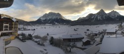 Archiv Foto Webcam Hotel Post Lermoos: Zugspitze 07:00