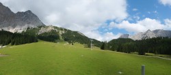 Archiv Foto Webcam Ehrwalder Almbahn Panorama 15:00
