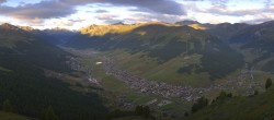 Archiv Foto Webcam Blick auf Livigno vom Crap de la Pare 05:00