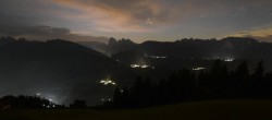 Archiv Foto Webcam Dolomiten Panorama - Hotel Sambergerhof 23:00