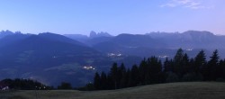 Archiv Foto Webcam Dolomiten Panorama - Hotel Sambergerhof 03:00