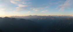 Archiv Foto Webcam Courmayeur: Rundblick Pointe Helbronner 05:00