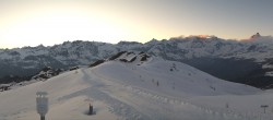 Archiv Foto Webcam Cervino Ski Paradise: Skigebiet Chamois 19:00