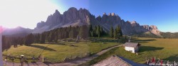 Archiv Foto Webcam Geisleralm: Blick auf die Geislerspitzen 06:00