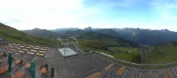 Archiv Foto Webcam Diedamskopf: Panorama Bergstation Seilbahn 06:00