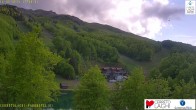 Archiv Foto Webcam Skigebiet Cerreto Laghi - Blick über die Skipisten 17:00