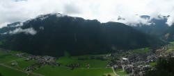 Archiv Foto Webcam Mayrhofen: Ausblick Gasthof Zimmereben 09:00