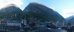 Archiv Foto Webcam Zermatt: Panoramablick auf das Dorf 06:00