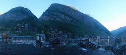 Archiv Foto Webcam Zermatt: Panoramablick auf das Dorf 05:00