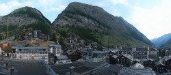 Archiv Foto Webcam Zermatt: Panoramablick auf das Dorf 05:00