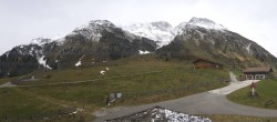 Archived image Webcam Oberiss Alm in the Stubai Oberberg valley 11:00