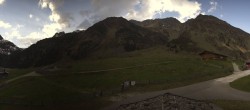 Archived image Webcam Oberiss Alm in the Stubai Oberberg valley 17:00