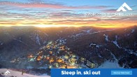Archiv Foto Webcam Falls Creek: Blick auf das Village 05:00
