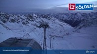 Archived image Webcam Sölden - Schwarze Schneid Gondola 06:00