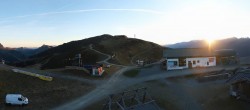 Archived image Webcam Wildkogel-Arena: Top station Wildkogel gondola 06:00