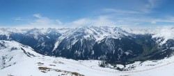Archived image Webcam Mayrhofen - Top station 150er Tux 11:00