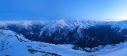 Archived image Webcam Mayrhofen - Top station 150er Tux 19:00