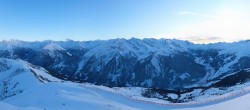 Archiv Foto Webcam Mayrhofen: Bergstation 150er Tux 15:00