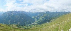 Archived image Webcam Mayrhofen - Top station 150er Tux 09:00