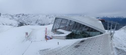 Archiv Foto Webcam Axamer Lizum: Hoadl-Haus und Bergstation Olympiabahn 12:00