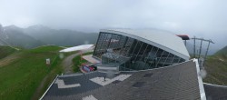 Archiv Foto Webcam Axamer Lizum: Hoadl-Haus und Bergstation Olympiabahn 17:00