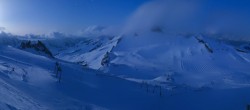 Archived image Webcam Hintertux Glacier - Top station Gefrorene Wand 03:00