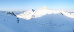 Archived image Webcam Hintertux Glacier - Top station Gefrorene Wand 05:00