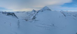 Archived image Webcam Hintertux Glacier - Top station Gefrorene Wand 23:00