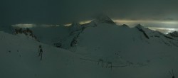 Archiv Foto Webcam Hintertuxer Gletscher - Bergstation Gefrorene Wand 23:00