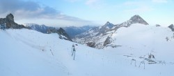 Archiv Foto Webcam Hintertuxer Gletscher - Bergstation Gefrorene Wand 05:00
