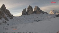 Archived image Webcam Dolomites: Mountain Hut Antonio Locatelli 07:00