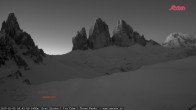 Archived image Webcam Dolomites: Mountain Hut Antonio Locatelli 05:00