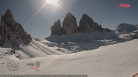 Archived image Webcam Dolomites: Mountain Hut Antonio Locatelli 11:00